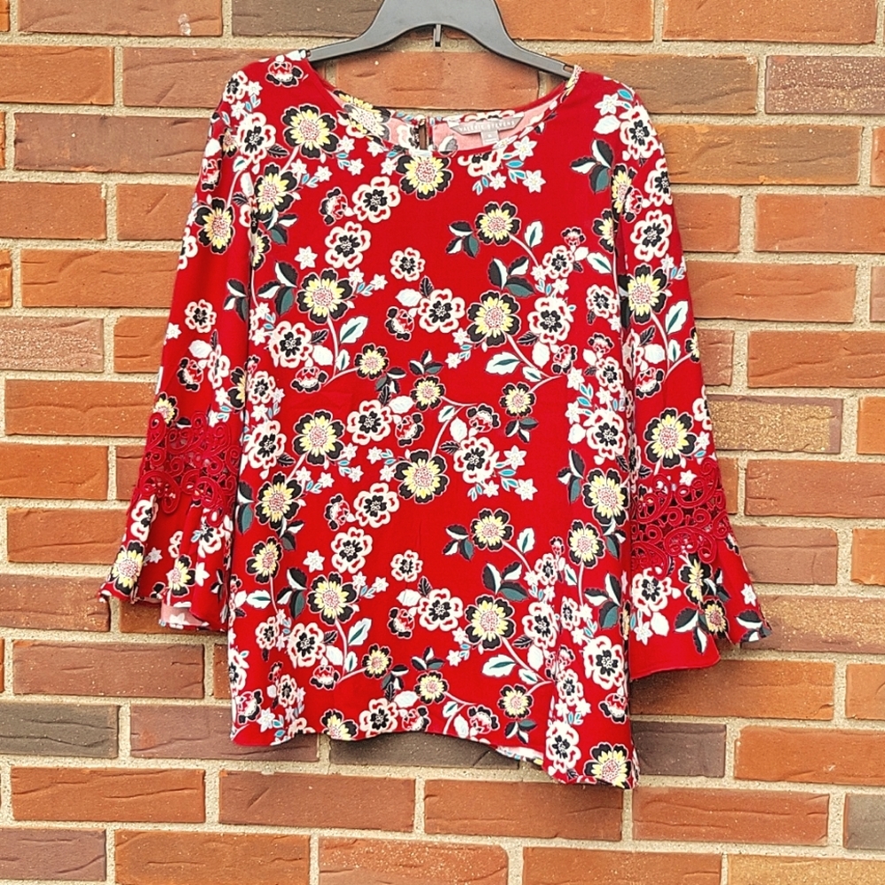 Lovely Valerie Stevens floral blouse XL